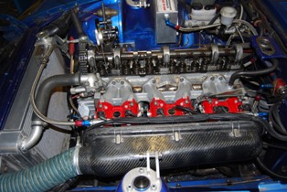 6 cyl Triumph on Throttle Bodies